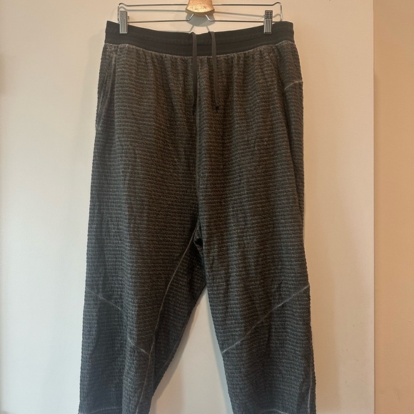 Nike Men's Black Textured Yoga Pant Joggers